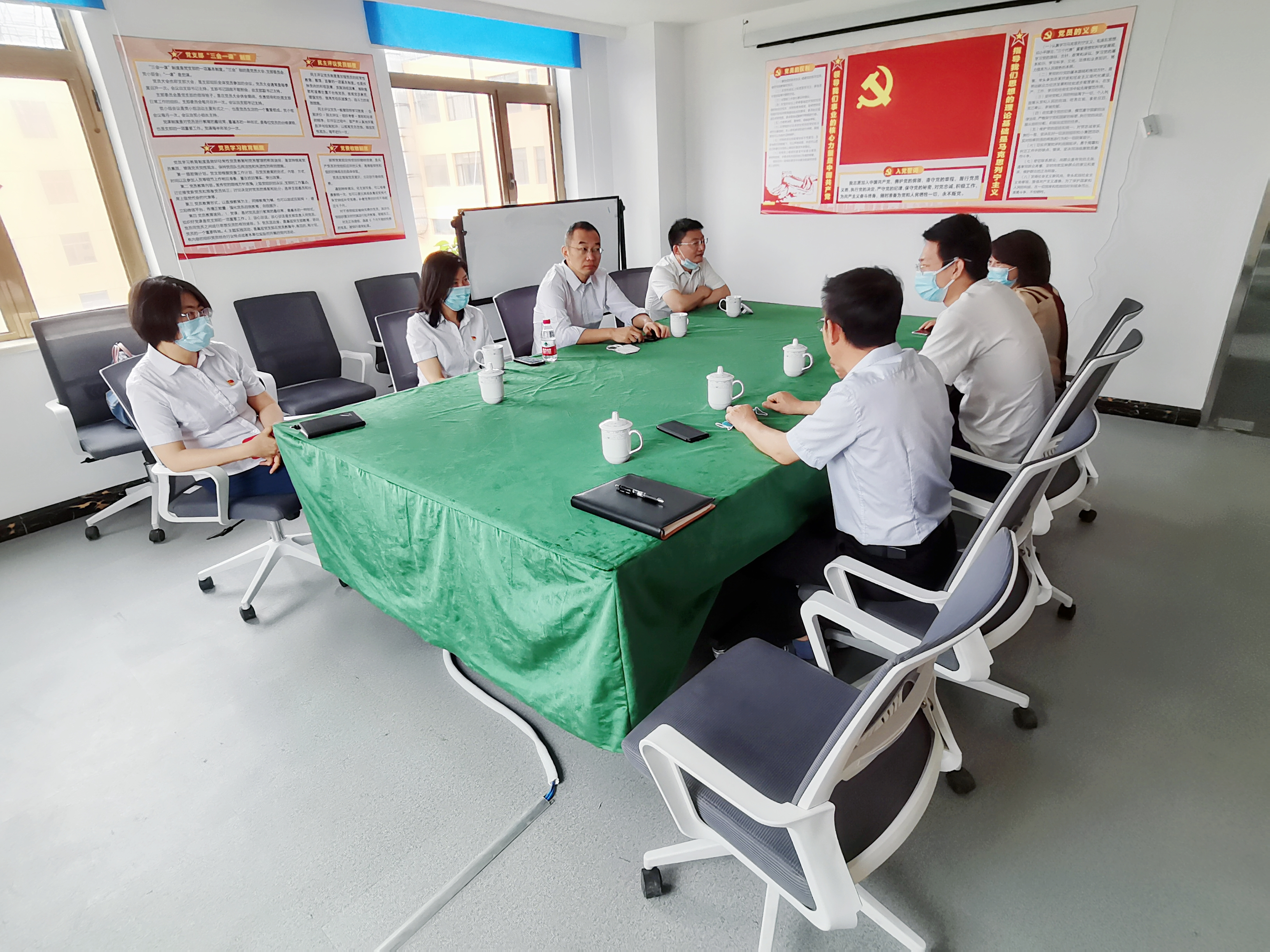 深化支部共建  激发党建活力 推进党建促经营向纵深发展——丽富公司党支部、京珑置业党支部联合开展主题党日活动
