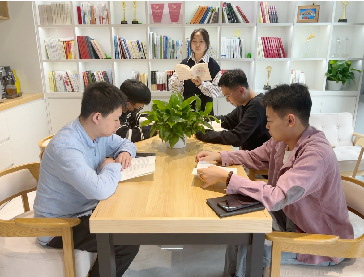 京能置业团委组织开展世界读书日系列活动